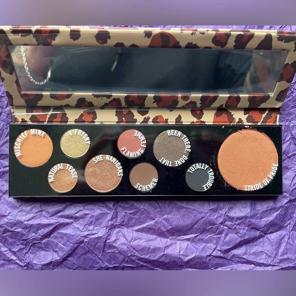 MAC eyeshadow palette in Mischief Minx